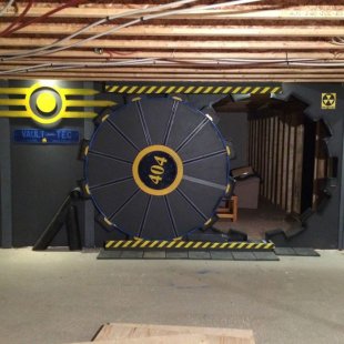 Фан Fallout построил дома двери Vault-Tec