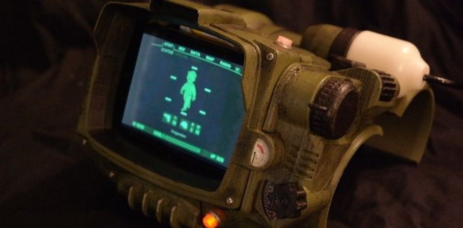 Фанат напечатал Pip-Boy из Fallout 4