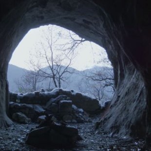 Ubisoft предлагает переночевать в настоящей пещере